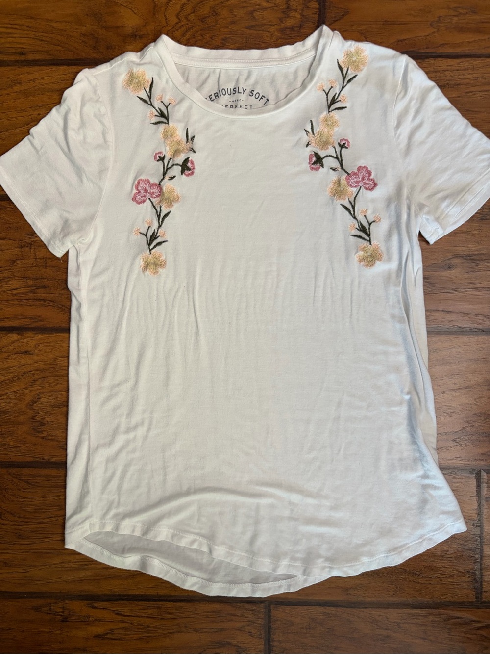 Casual White Crewneck Tee with Pink & Peach Floral Embroidery Size M